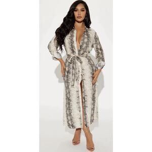 Fashion Nova Beige Snake Print Jolene Button Front Midi Shirt Dress Sz XL - NEW